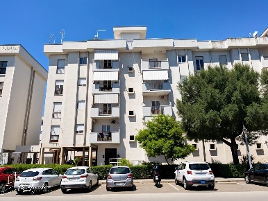 Foto Appartamento in Via Bachelet 15, Palagiano di 90 m² con 4 locali