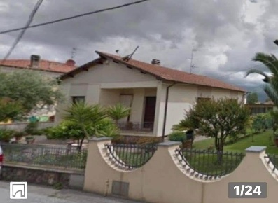 Foto Villa unifamiliare in VIA amerigo vespucci 29, Camaiore di 150 m²