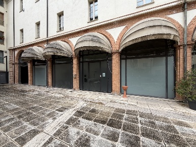 Foto Ufficio in Via Giulio Beccaria 25, Terni Centro Storico di 180 m²