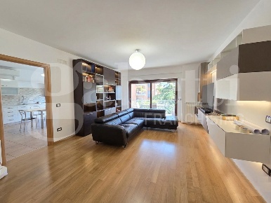 Foto Appartamento in Via Crati 72, Rende Roges di 140 m² con 4 locali