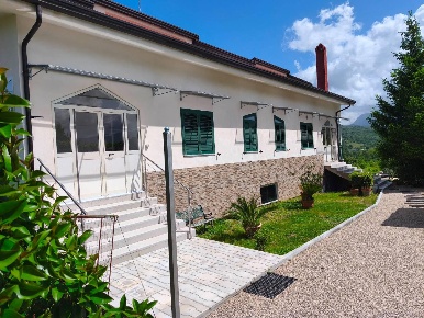 Foto Villa bifamiliare in tufara, Montesarchio Tufara di 600 m² in vendita