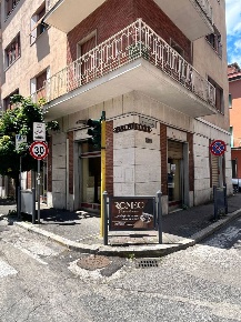 Foto Negozio in Via Guglielmo Marconi 42, Cassino Centro di 102 m²