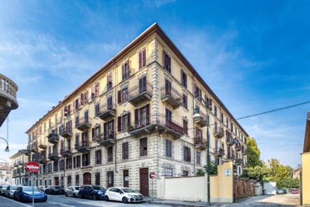 Foto Appartamento in Via SANTA CHIARA 60, Torino San Donato di 153 m²