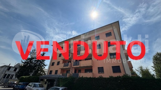 Foto Appartamento in Via Pascoli 6, Abbiategrasso di 85 m² con 3 locali