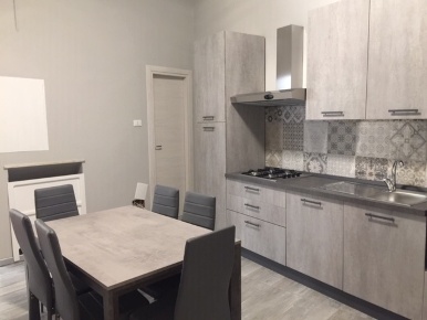 Foto Appartamento in Strada G. Garibaldi 63, Parma Centro Storico di 150 m²