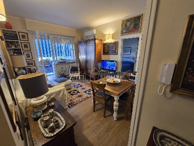 Foto Appartamento in Via dei Mille 69, Carrara Marina di Carrara di 50 m²