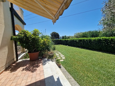 Foto Appartamento a Sarzana Centro di 75 m² con 4 locali in vendita