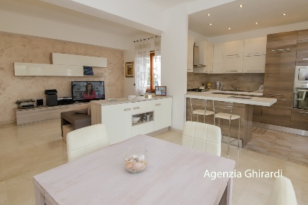 Foto Appartamento in Via Briscata 28, Genova Sestri Ponente di 80 m²
