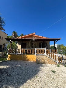 Foto Villa unifamiliare a Siracusa Fontane Bianche di 120 m² con 5 locali