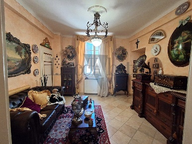 Foto Appartamento in Corte delle Uova 17, Lucca di 75 m² con 4 locali