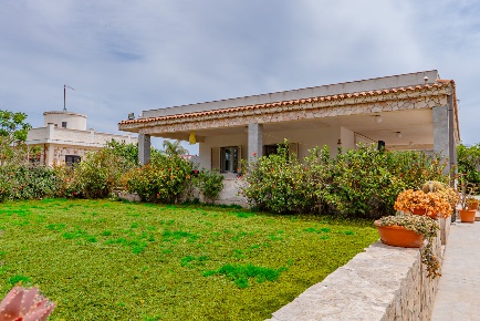 Foto Villa unifamiliare in Via Mar Mediterraneo, Siracusa Fontane Bianche