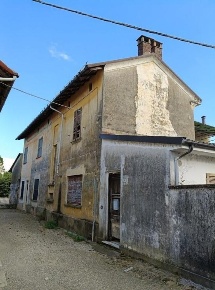 Foto Appartamento a Rosasco Centro di 173 m² con 4 locali in vendita