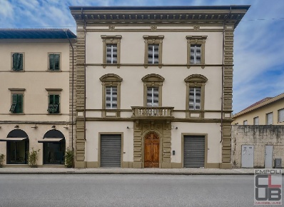 Foto Villa unifamiliare a Empoli Centro Storico di 1130 m² con 20 locali
