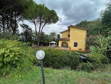 Foto Casa indipendente a San Miniato Centro Storico di 200 m² con 5 locali