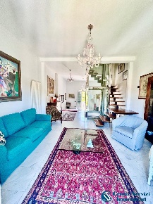 Foto Casa indipendente a Pisa Marina di Pisa di 170 m² con 9 locali