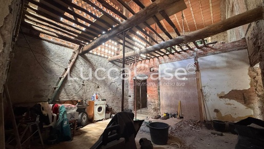 Foto Casale a Capannori Lammari - Lunata di 120 m² con 3 locali in vendita