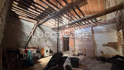 casa indipendente in vendita a Capannori in zona Lammari
