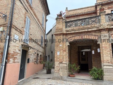 Foto Casa indipendente a Campofilone di 123 m² con 6 locali in vendita