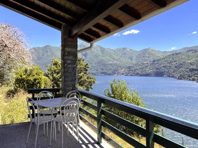 Foto Appartamento a Moltrasio con 3 locali in vendita