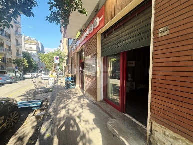 Foto Negozio in Via Luigi Miceli, Cosenza Centro di 37 m² con 1 locali