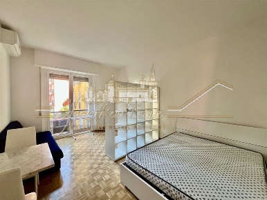 Foto Appartamento in Via Andrea Maffei, Milano Montenero di 59 m²