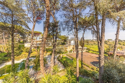 Foto Villa unifamiliare in Via Cassia 1172, Roma La Giustiniana di 600 m²