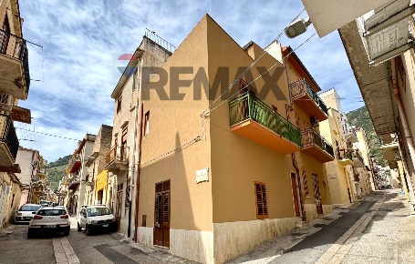Foto Casa indipendente in Via Nicolò Vivona 1, Castellammare del Golfo