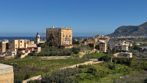 Foto Appartamento in Via Roma 110, Ficarazzi di 130 m² con 4 locali