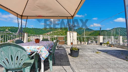 Foto Appartamento in Via Terpi 21, Genova Molassana di 60 m² con 3 locali
