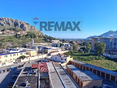 Foto Appartamento in Via Giulio Verne 8, Palermo Tommaso Natale di 113 m²