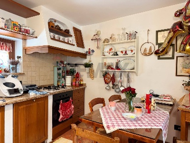 Foto Casa indipendente in Via Calzen 39, Fonzaso Centro di 210 m²