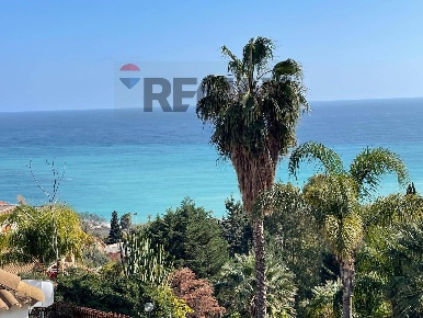 Foto Appartamento in Contrada Sillemi 6, Letojanni di 79 m² con 3 locali
