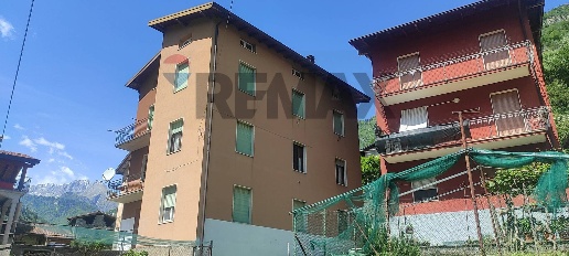 Foto Appartamento a Angolo Terme Centro di 220 m² con 6 locali in vendita