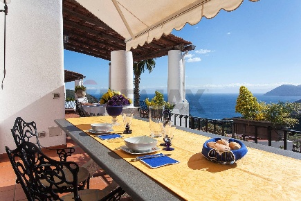 Foto Villa unifamiliare in Strada serra Pirrera s.n.c, Lipari Centro