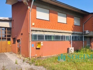 Foto Capannone industriale in Via Staffora, Opera Centro di 1200 m²