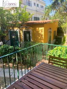 Foto Appartamento in via Annibal Caro, Roma di 54 m² con 54 locali