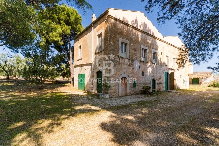 Foto Rustico in Viale del Barone Snc, Corato di 930 m² con 18 locali