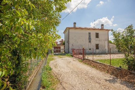 Foto Villa unifamiliare in VIA DEI CEDRI 22, Montebelluna Centro di 160 m²