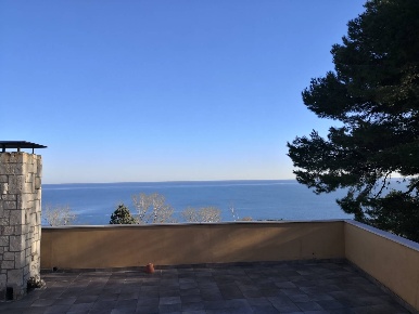 Foto Appartamento in Via Paolo Thaon De Revel, Ancona Passetto di 110 m²
