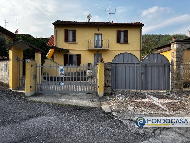 Foto Appartamento in Via Galileo Galilei 3, Credaro di 83 m² con 3 locali