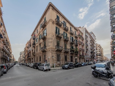 Foto Appartamento in Via Antonio Veneziano 110, Palermo Zisa di 123 m²