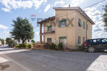Foto Casa indipendente in Via Bovio 74, Cupramontana Centro di 236 m²