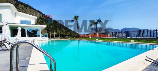 Foto Villa unifamiliare in Via Costantino 28, Palermo Cardillo di 500 m²