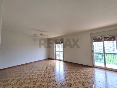 Foto Appartamento in Via Libertà 79, Bagheria Centro di 165 m² con 6 locali