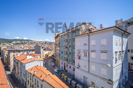Foto Appartamento in Via Enrico Toti 23, Trieste di 65 m² con 3 locali