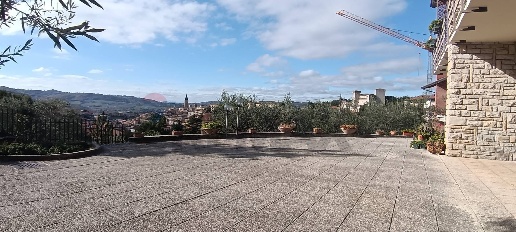 Foto Villa unifamiliare in Via Santo Marzio 12, Gualdo Tadino Centro