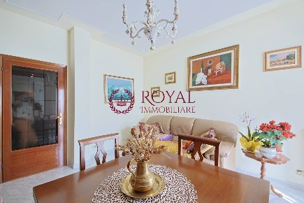 Foto Appartamento in Piazza Due Giugno, Livorno Pontino - Bastia di 104 m²