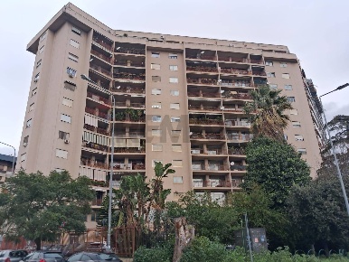 Foto Appartamento in Via Evangelista Di Blasi 91/93, Palermo di 158 m²