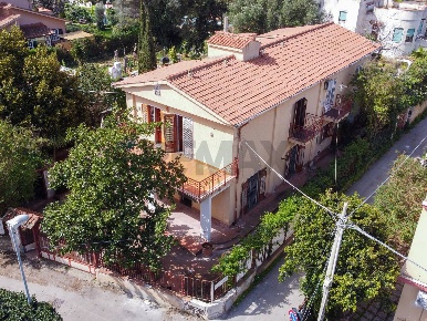 Foto Villa unifamiliare in VIA ANTIGONE 111, Palermo Partanna di 320 m²