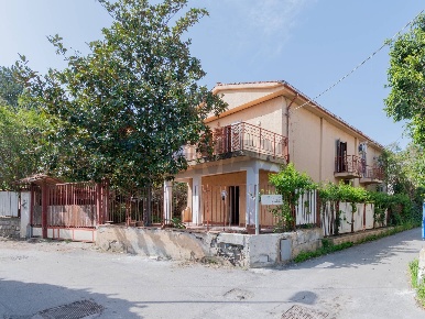 Foto Villa unifamiliare in VIA ANTIGONE 111, Palermo Partanna di 320 m²
